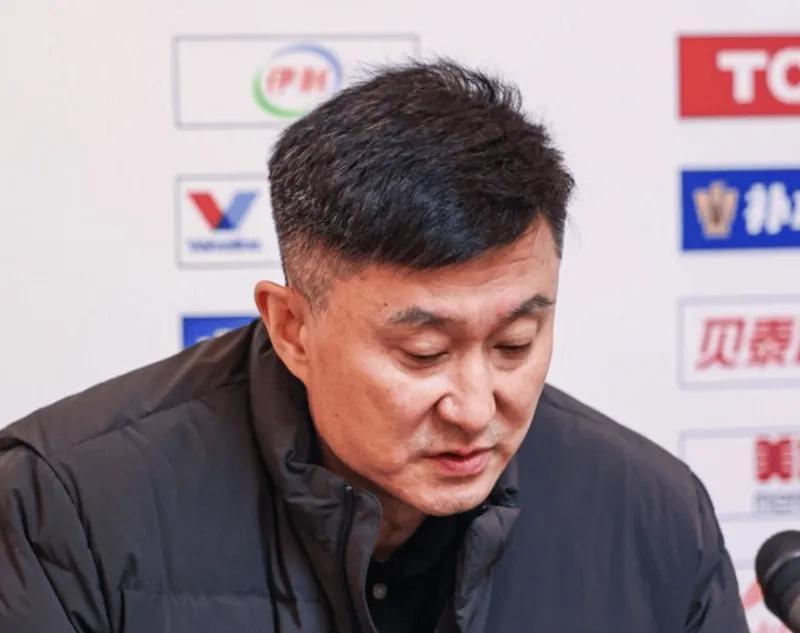 OD体育-溃败上海发布会！杜锋直指攻守问题从自身找原因，萨姆纳强调太松